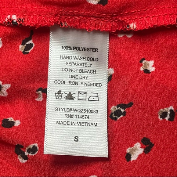 Pleione Anthropologie Red Floral Sleeveless Peplum V-Neck Chiffon Top Small NWT - Picture 5 of 7